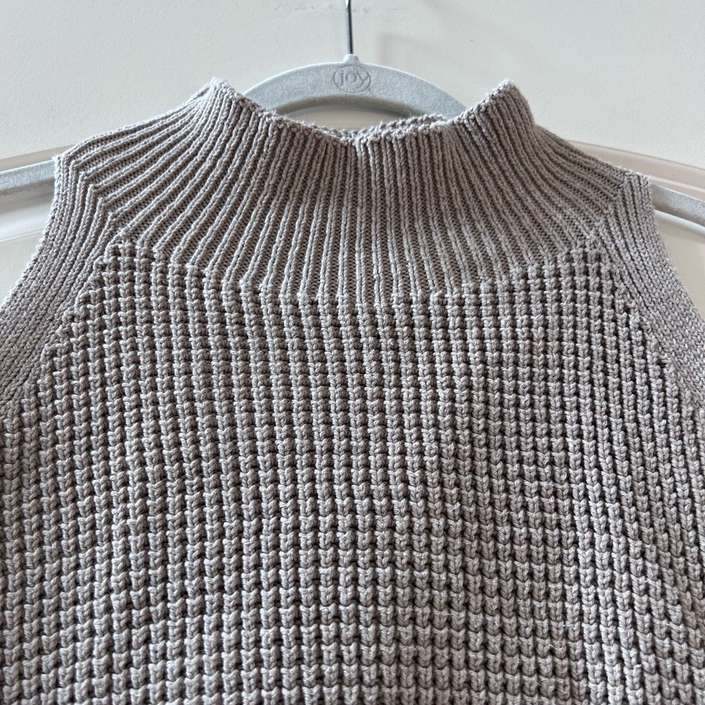 Epoque Evolution Organic Cotton Chunky Open Knit Mock Neck Tank. Quiet luxury. M - Picture 3 of 8